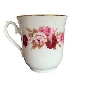 Queen Anne Bone China H 974 Made In England Floral Porcelain Tea Cup Gold Trim